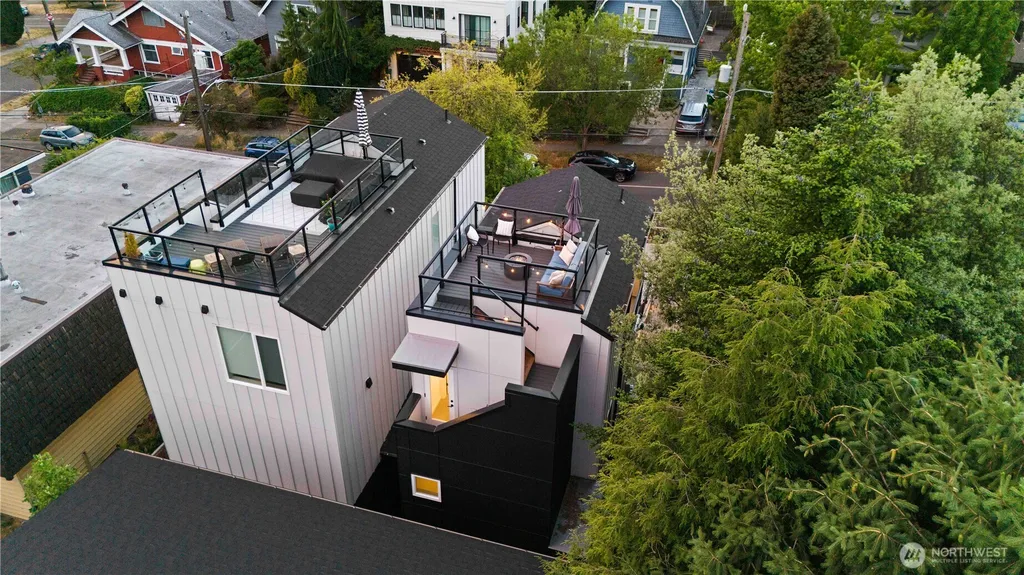 4218 Latona Avenue NE Seattle WA 98105