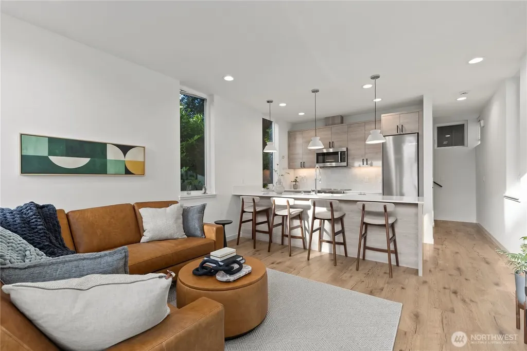 4218 Latona Avenue NE Seattle WA 98105