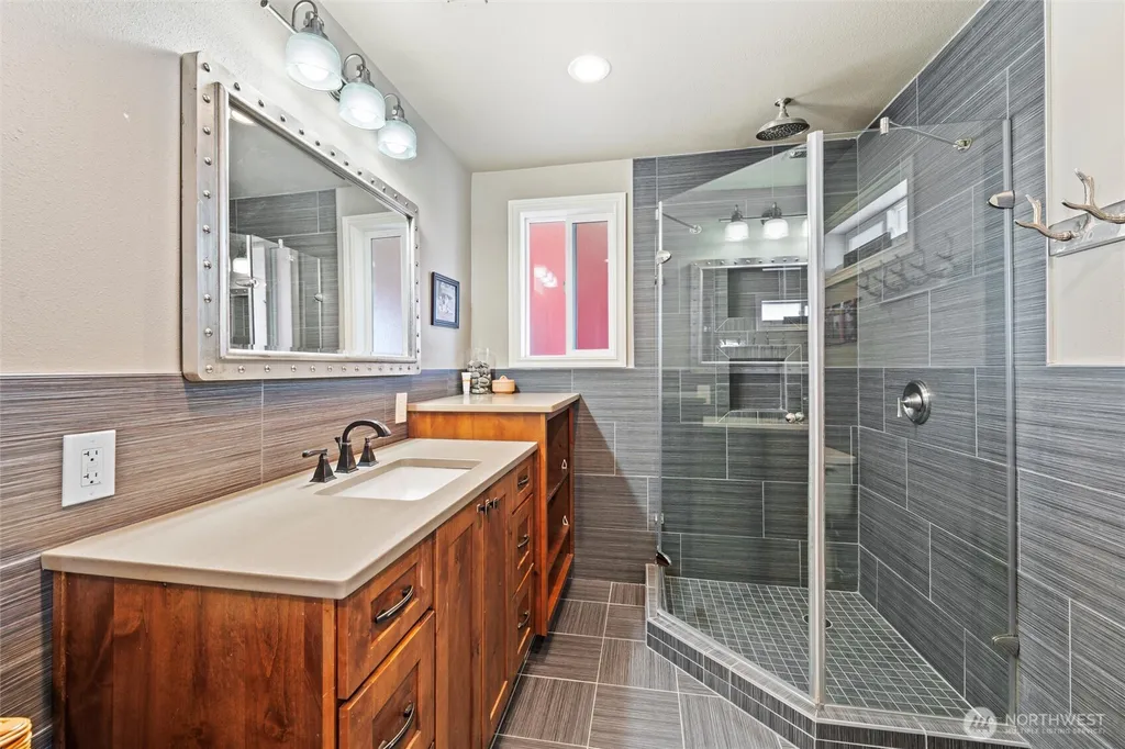 8708 K NE Moses Lake WA 98837