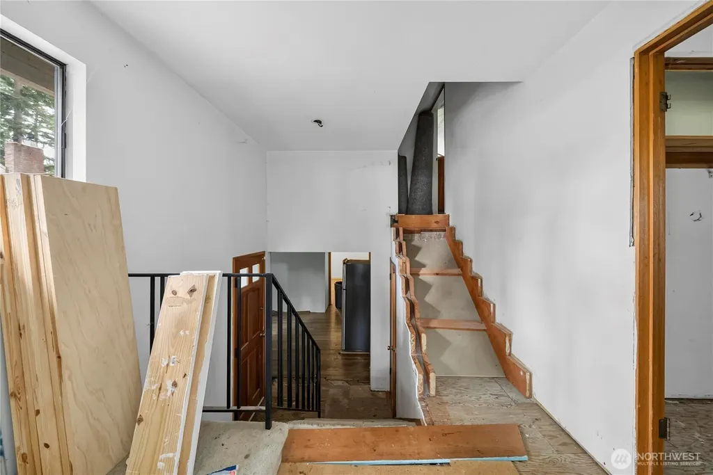 16030 33rd Avenue NE Lake Forest Park WA 98155