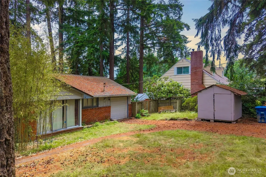 16030 33rd Avenue NE Lake Forest Park WA 98155