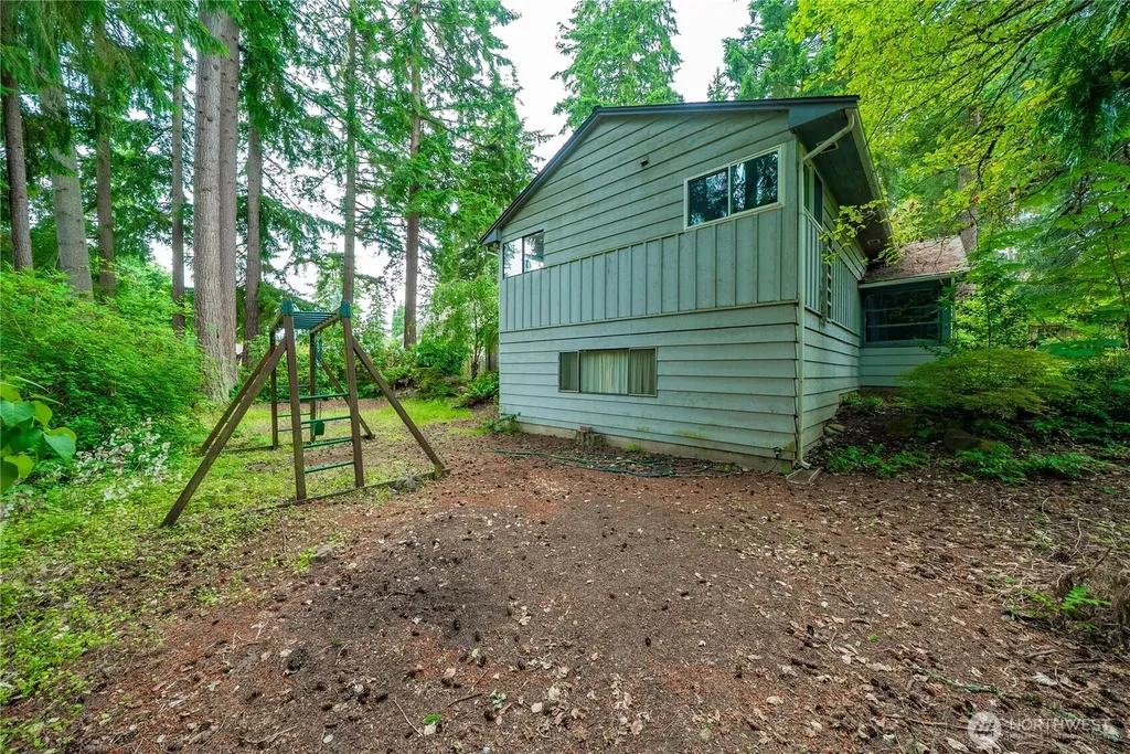 16030 33rd Avenue NE Lake Forest Park WA 98155