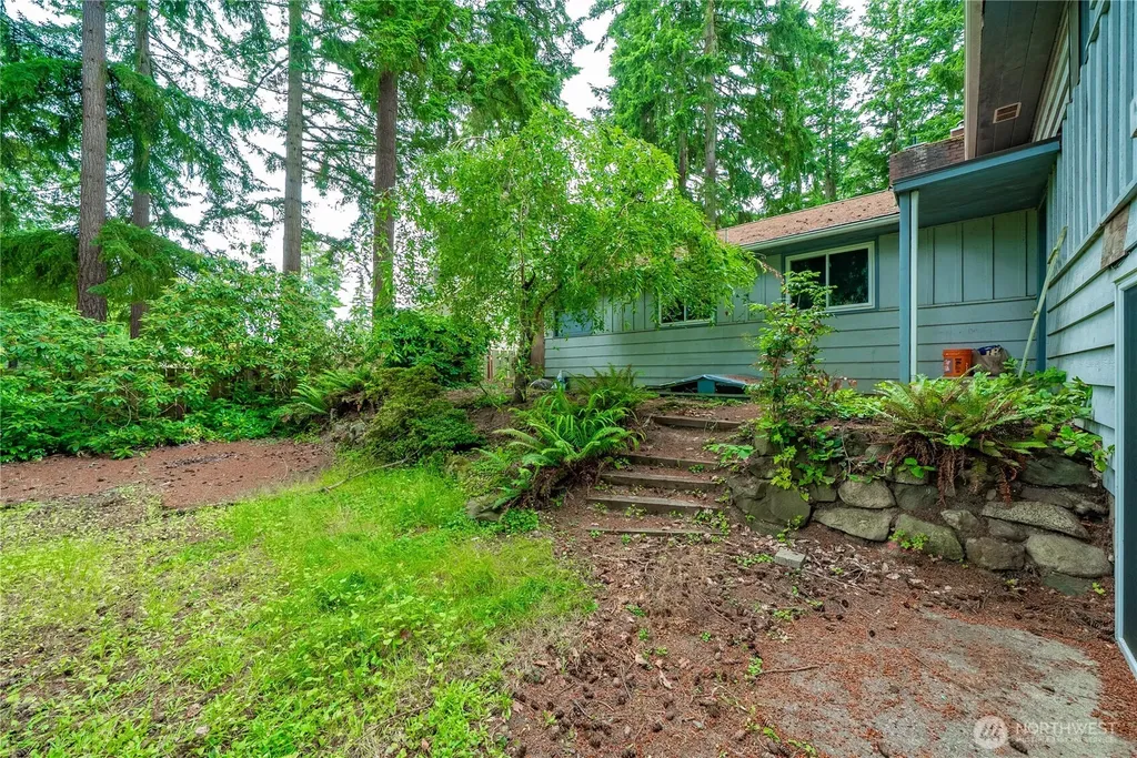 16030 33rd Avenue NE Lake Forest Park WA 98155