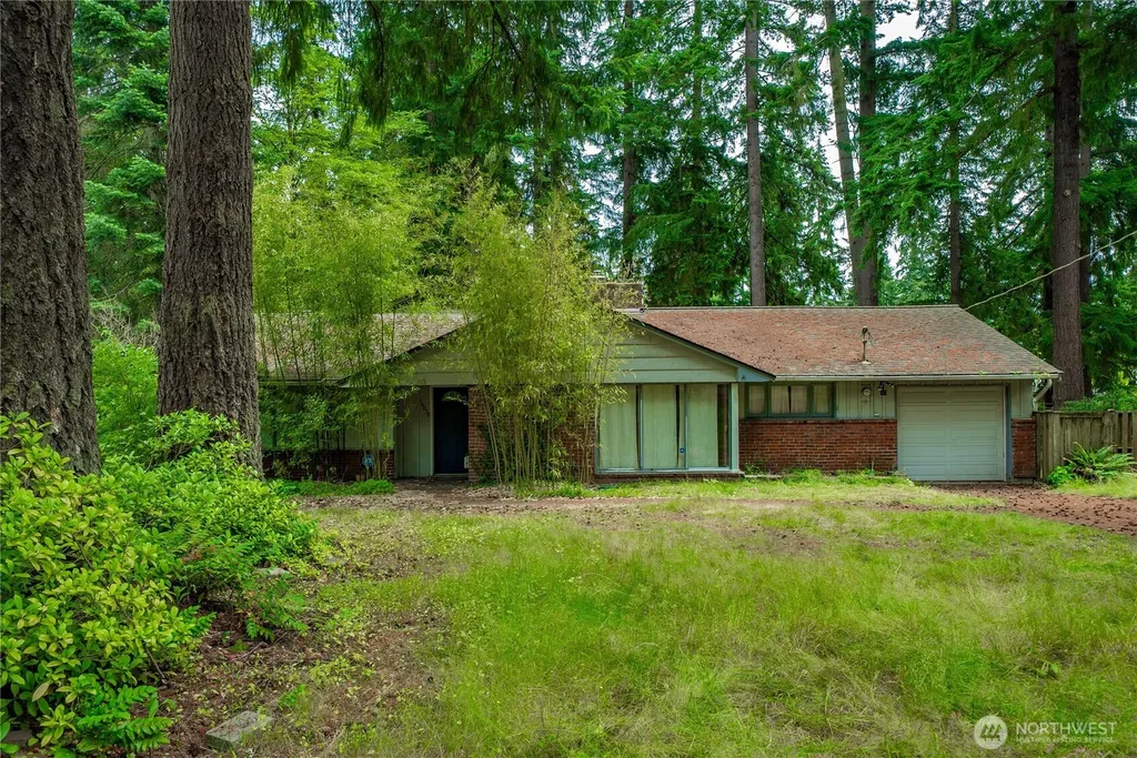 16030 33rd Avenue NE Lake Forest Park WA 98155