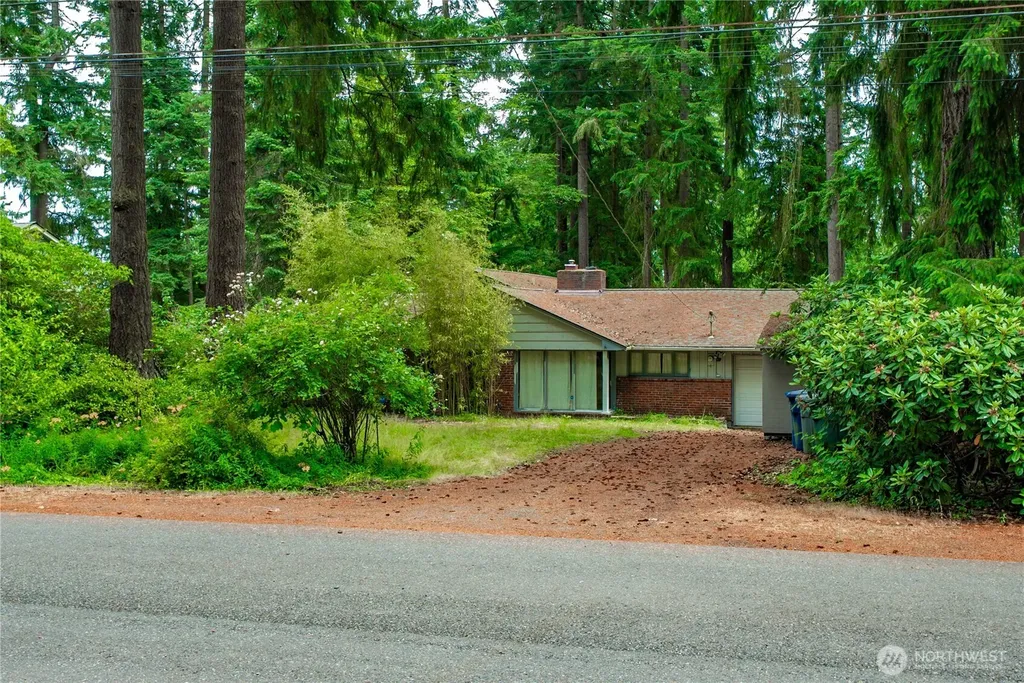 16030 33rd Avenue NE Lake Forest Park WA 98155