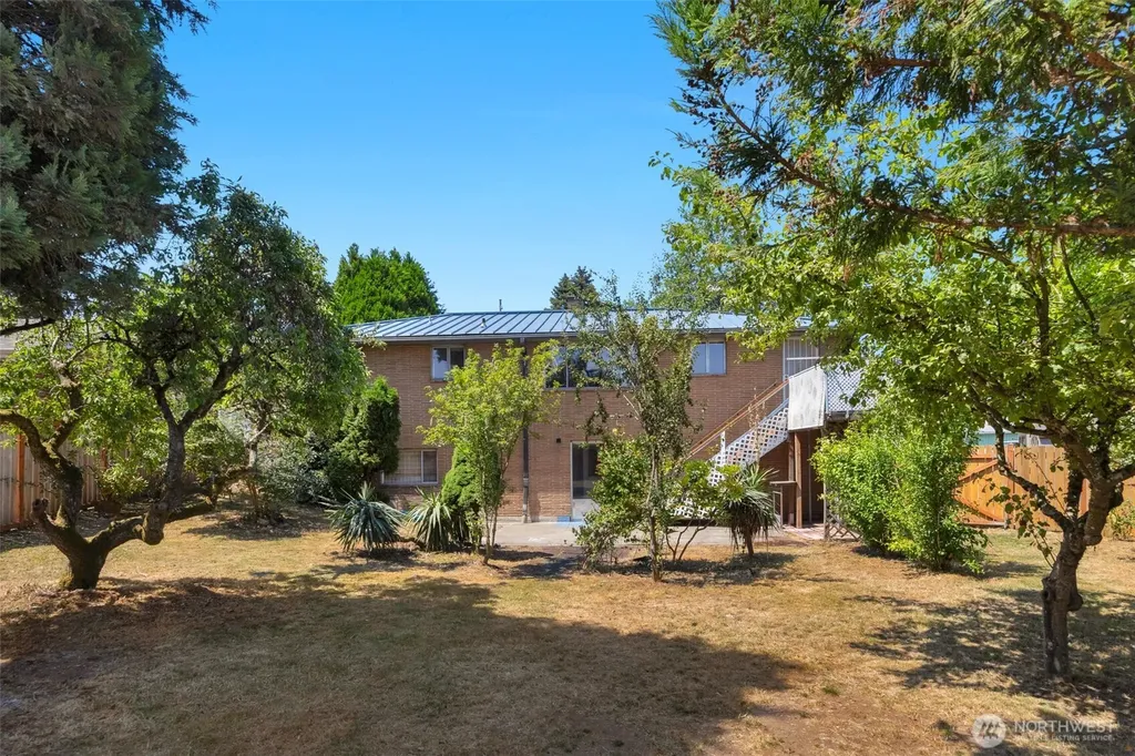 10412 61st Avenue S Seattle WA 98178
