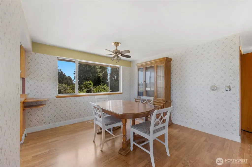 10412 61st Avenue S Seattle WA 98178