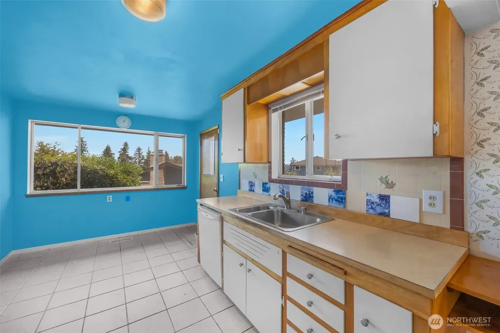 10412 61st Avenue S Seattle WA 98178