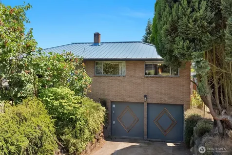 10412 61st Avenue S Seattle WA 98178