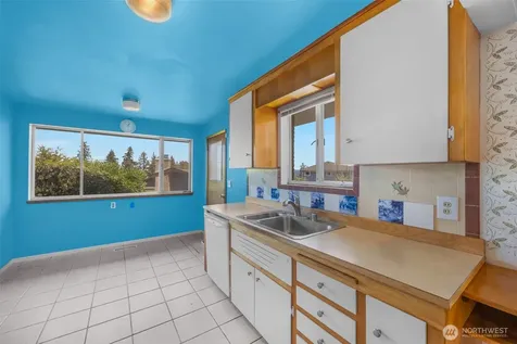 10412 61st Avenue S Seattle WA 98178
