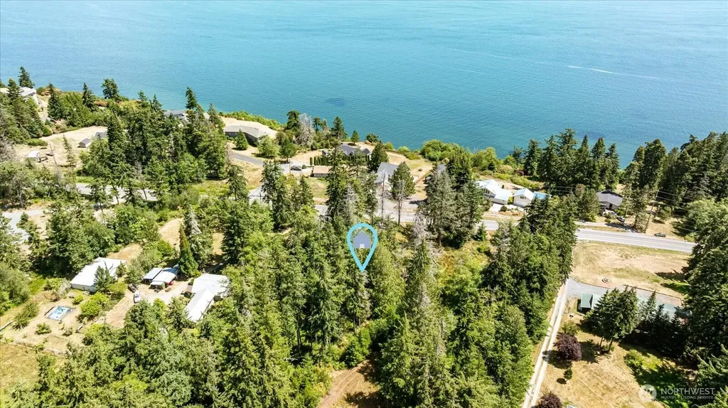 2458 North Bluff Road Greenbank WA 98253