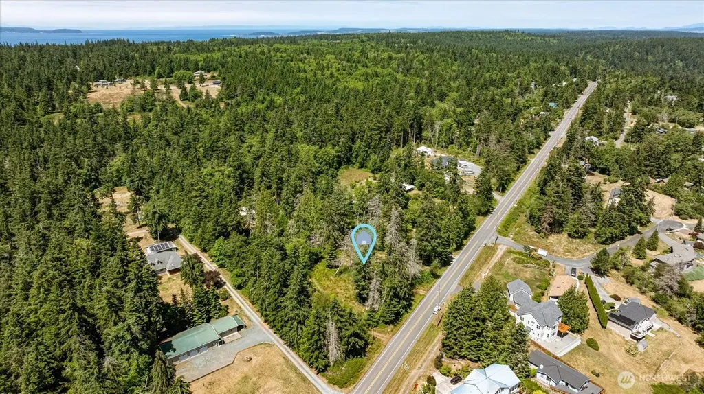2458 North Bluff Road Greenbank WA 98253
