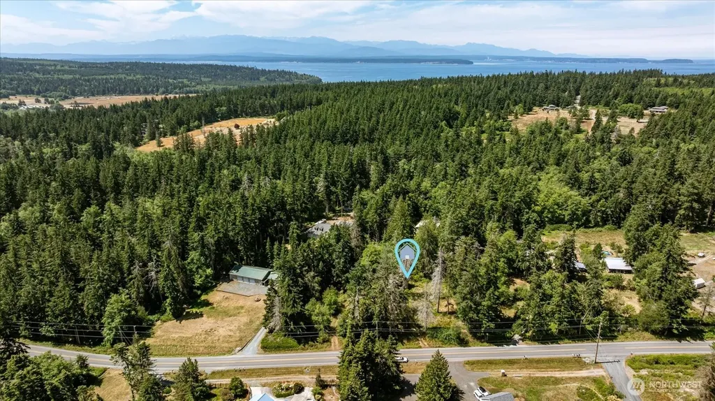 2458 North Bluff Road Greenbank WA 98253