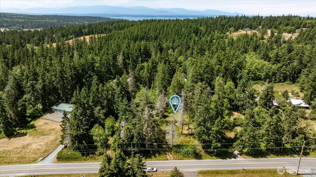 2458 North Bluff Road Greenbank WA 98253