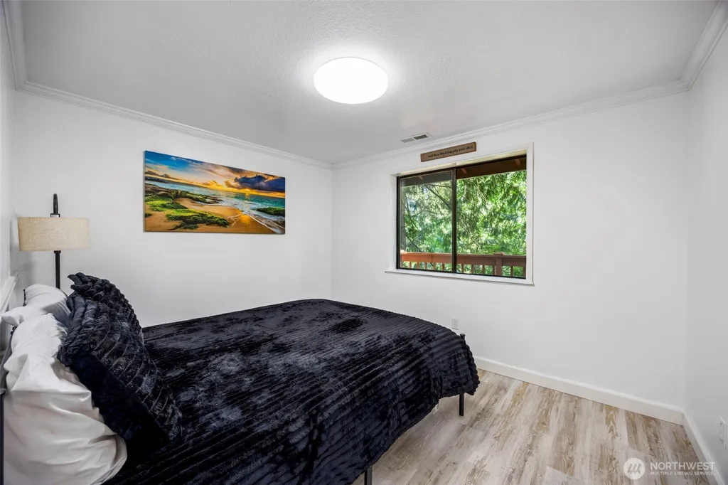 360 Kingsway W Bremerton WA 98312