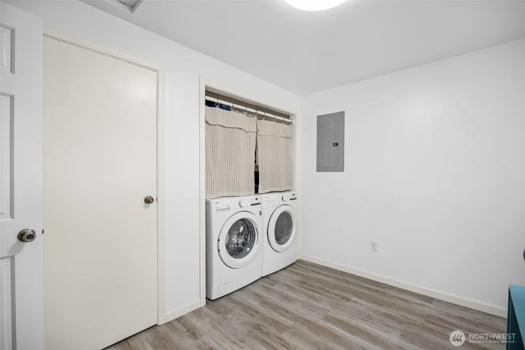 360 Kingsway W Bremerton WA 98312