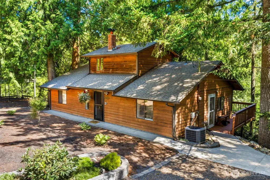 360 Kingsway W Bremerton WA 98312