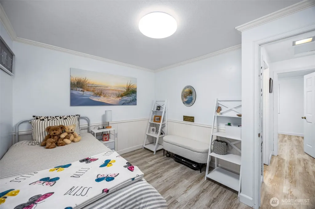 360 Kingsway W Bremerton WA 98312