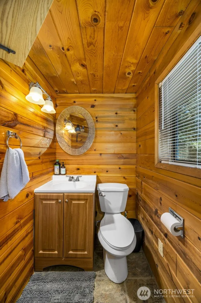 360 Kingsway W Bremerton WA 98312