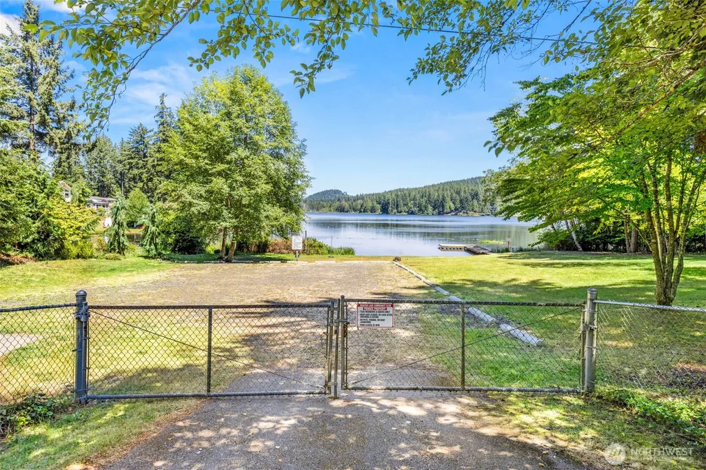 360 Kingsway W Bremerton WA 98312