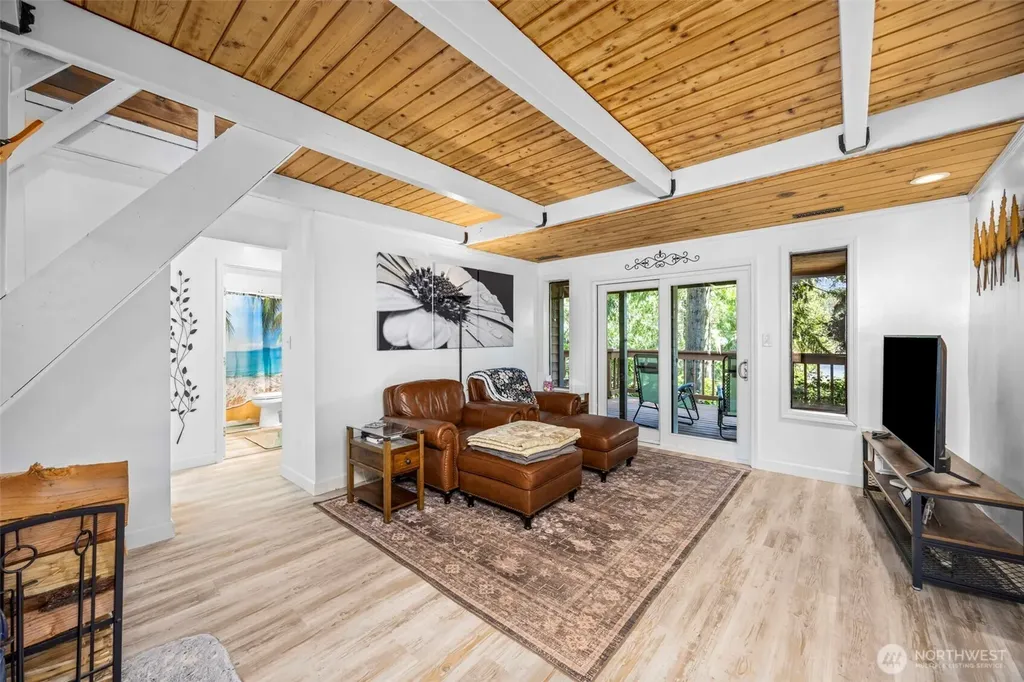 360 Kingsway W Bremerton WA 98312