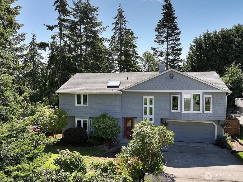 2130 Fairway Lane Oak Harbor WA 98277