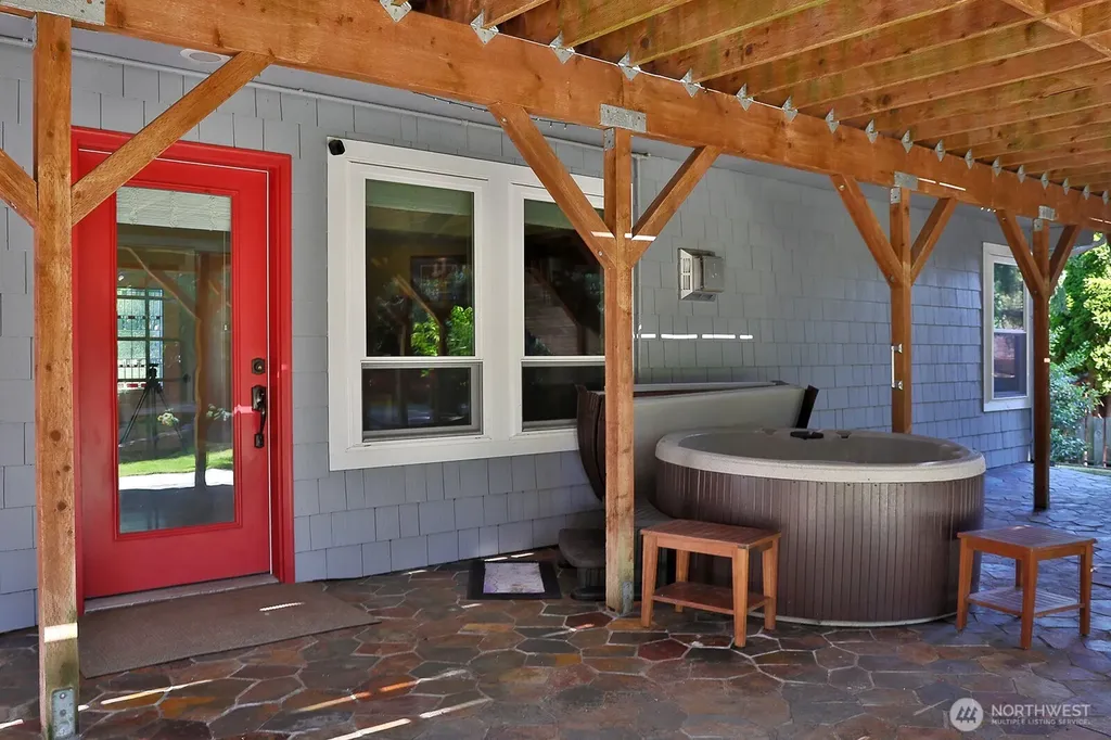 2130 Fairway Lane Oak Harbor WA 98277