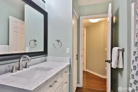 2130 Fairway Lane Oak Harbor WA 98277