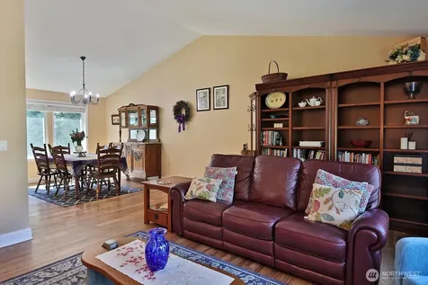 2130 Fairway Lane Oak Harbor WA 98277