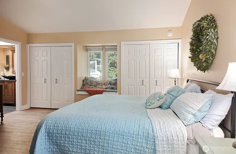 2130 Fairway Lane Oak Harbor WA 98277