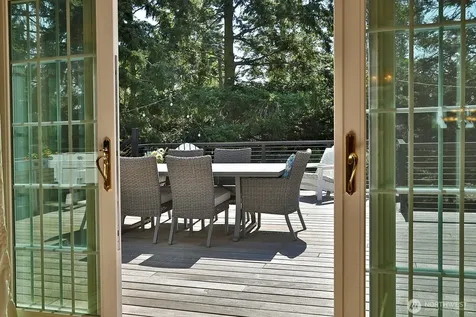 2130 Fairway Lane Oak Harbor WA 98277