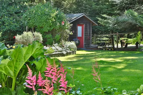2130 Fairway Lane Oak Harbor WA 98277