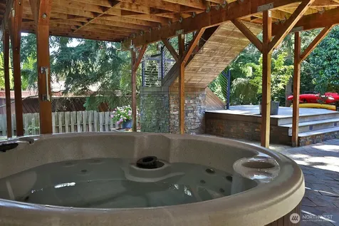 2130 Fairway Lane Oak Harbor WA 98277