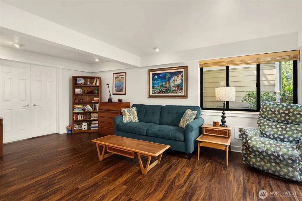 1024 5th Avenue S Edmonds WA 98020