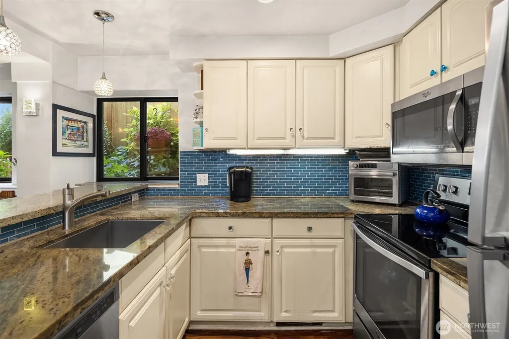 1024 5th Avenue S Edmonds WA 98020
