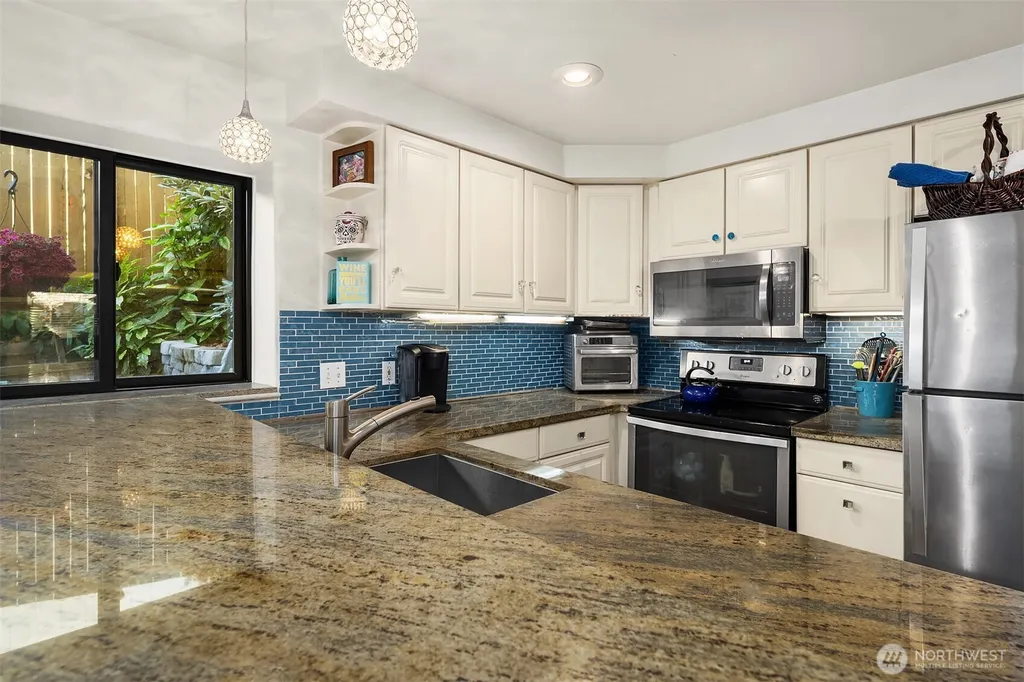 1024 5th Avenue S Edmonds WA 98020