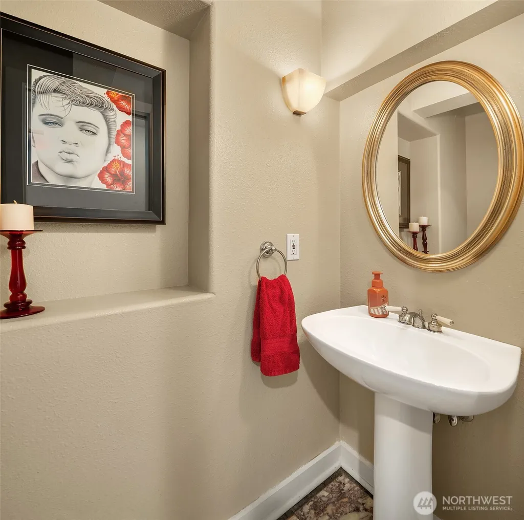 1024 5th Avenue S Edmonds WA 98020