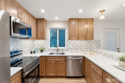 3704 NE 137th Street Seattle WA 98125
