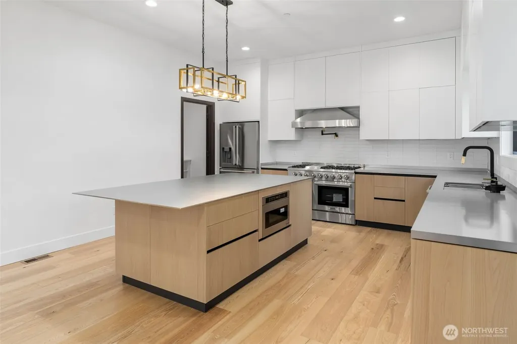 1219 158th Place SW Lynnwood WA 98087