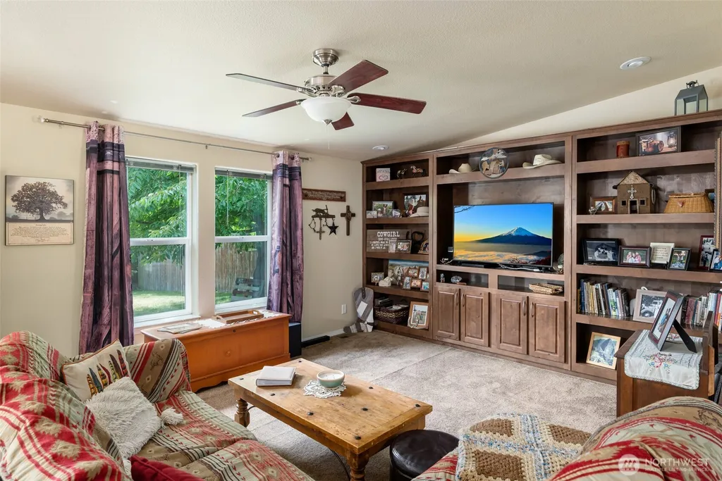 29410 Sr 20 Oak Harbor WA 98277