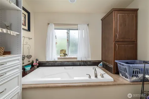 29410 Sr 20 Oak Harbor WA 98277
