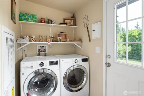 29410 Sr 20 Oak Harbor WA 98277