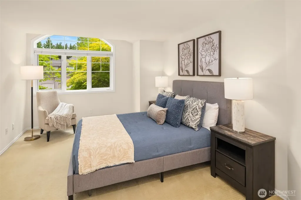 24416 SE 4th Place Sammamish WA 98074