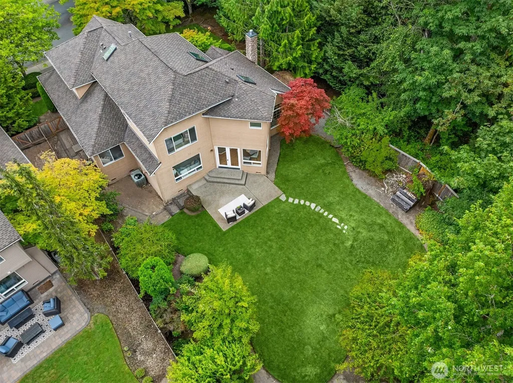 24416 SE 4th Place Sammamish WA 98074