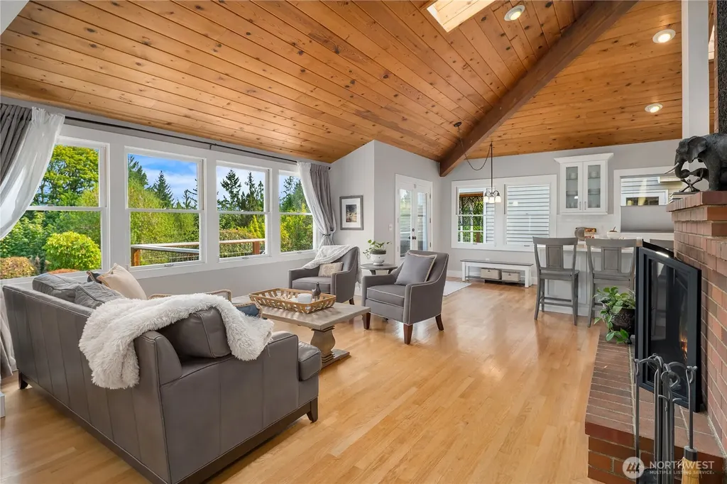 1718 292nd Place NE Carnation WA 98014