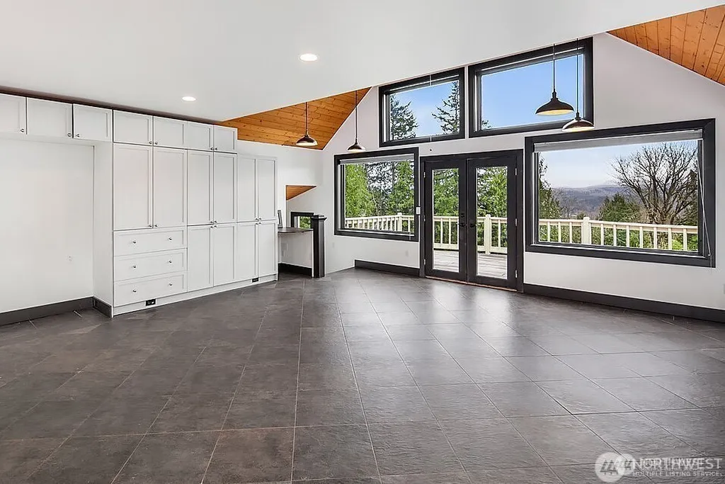 1718 292nd Place NE Carnation WA 98014