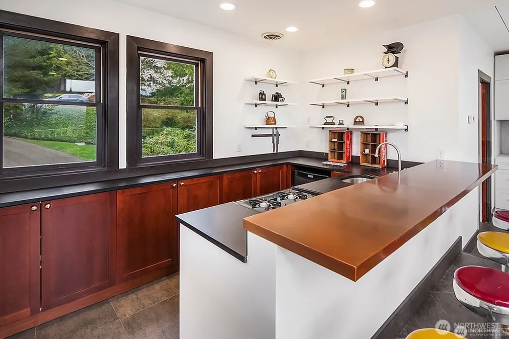 1718 292nd Place NE Carnation WA 98014