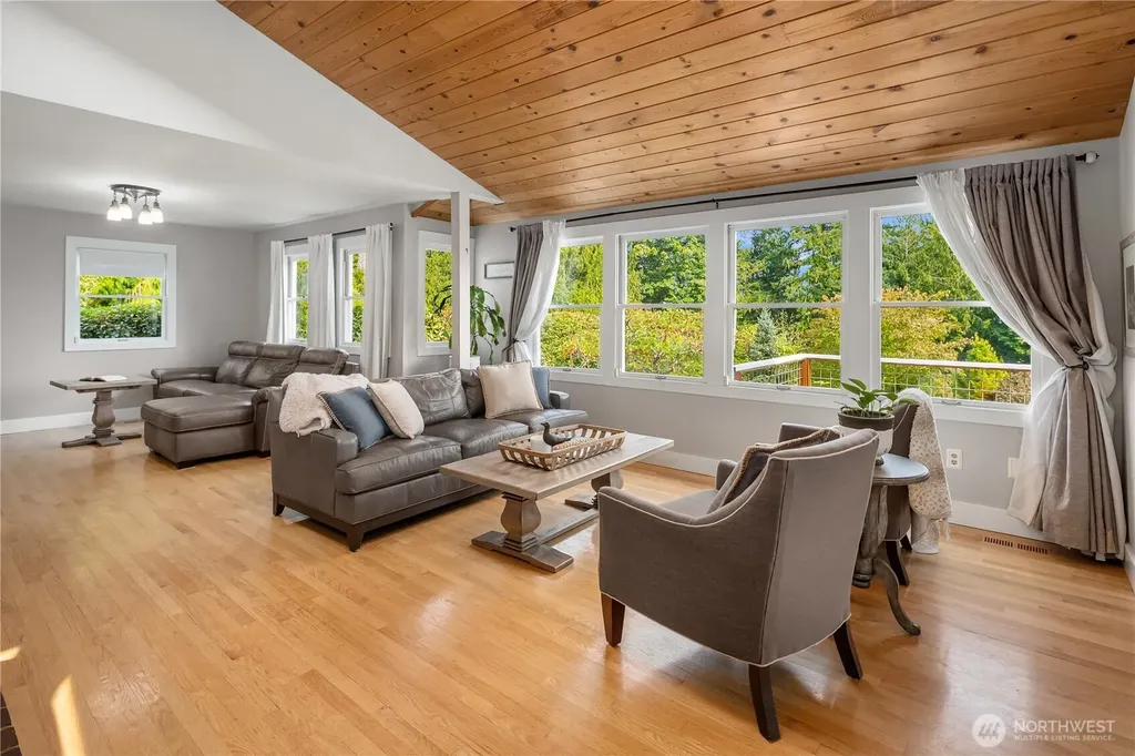1718 292nd Place NE Carnation WA 98014