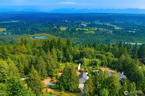 1718 292nd Place NE Carnation WA 98014