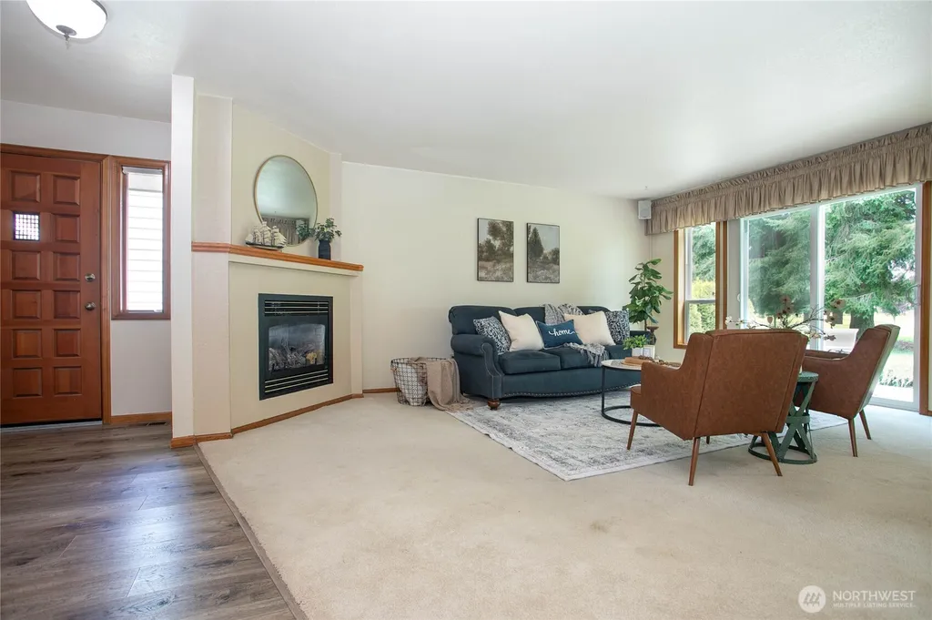 6830 Golf View Drive Lynden WA 98264